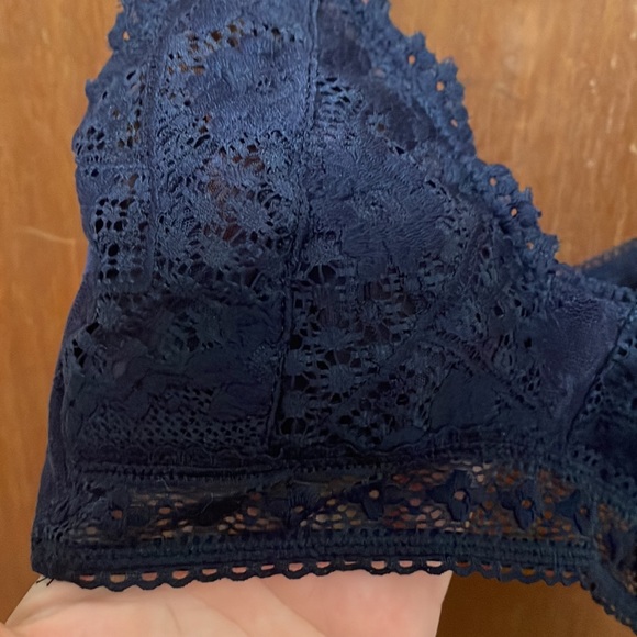 NWOT Aerie Picnic Lace Triangle Bralette - Picture 3 of 6